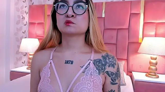 Snapshot of AmbarSantany chatting on September 25, 2025, 11:30 pm AmbarSantany online show from September 25, 2025, 11:30 pm