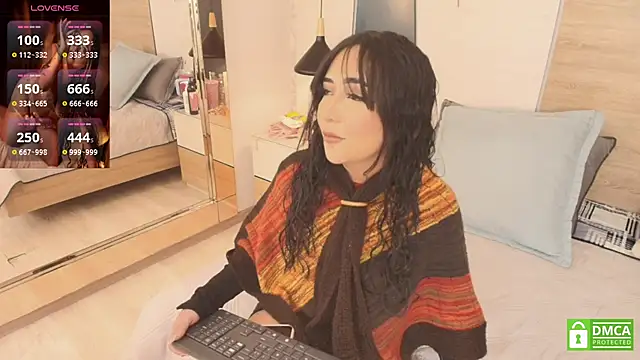 Megansttein  online show from November 9, 2025, 7:12 pm