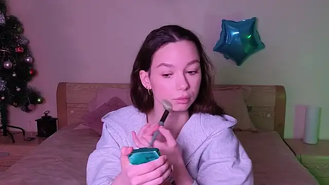 katycrown online show from December 16, 2024, 9:46 am