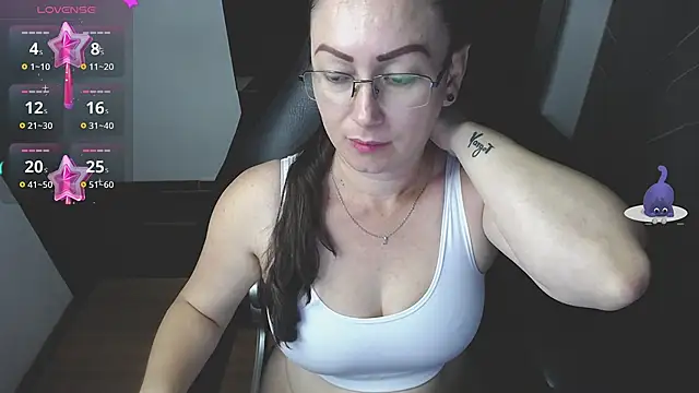 Snapshot of milly_sanchez chatting on February 11, 2025, 9:03 pm milly sanchez online show from February 11, 2025, 9:03 pm