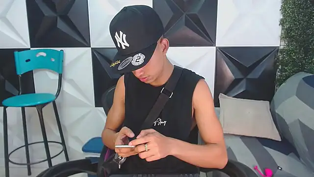 jose sexycumm online show from March 12, 2025, 7:49 pm