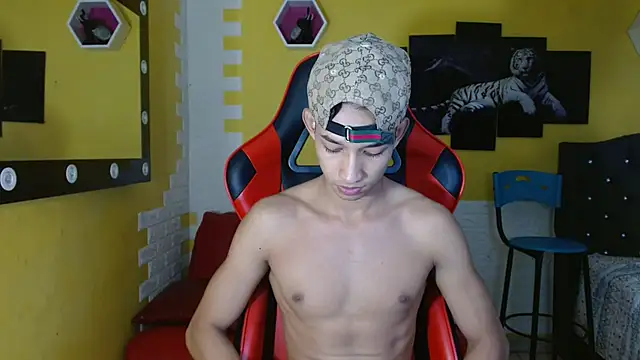 jose sexycumm online show from October 7, 2025, 7:22 pm