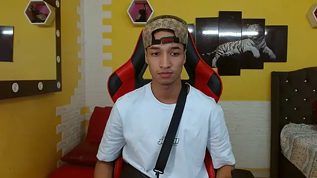 jose sexycumm online show from October 11, 2025, 7:45 pm