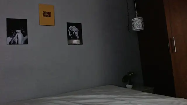 Snapshot of Kimandyuk chatting on December 20, 2024, 7:39 pm Kimandyuk online show from December 20, 2024, 7:39 pm