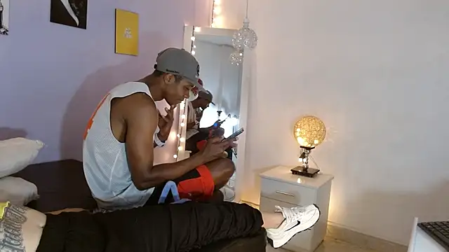 Snapshot of Kimandyuk chatting on January 21, 2025, 8:32 pm Kimandyuk online show from January 21, 2025, 8:32 pm