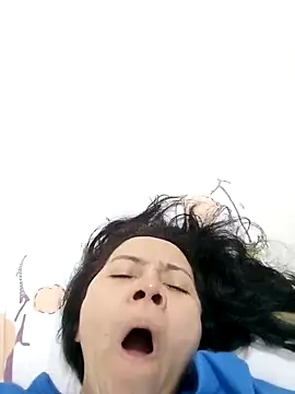 Snapshot of doggiepossession chatting on March 14, 2025, 4:40 pm doggiepossession online show from March 14, 2025, 4:40 pm