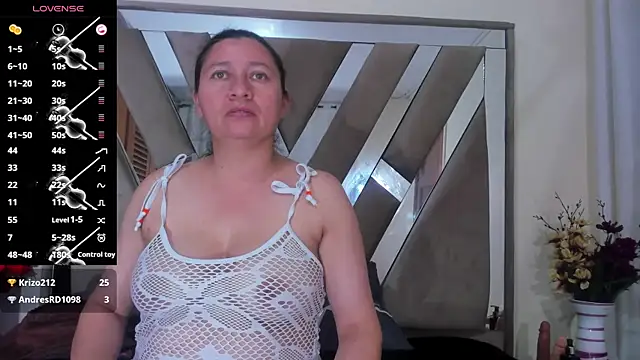 Snapshot of LILITH_TORRES1 chatting on March 13, 2025, 12:27 am LILITH TORRES1 online show from March 13, 2025, 12:27 am