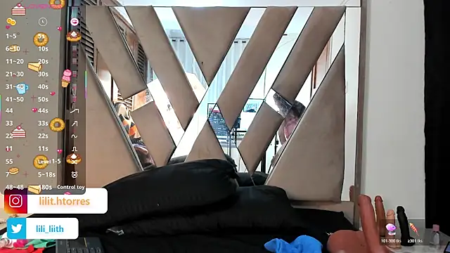 Snapshot of LILITH_TORRES1 chatting on November 21, 2025, 10:19 pm LILITH TORRES1 online show from November 21, 2025, 10:19 pm