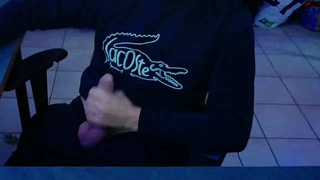 Snapshot of Vlad230323 chatting on December 2, 2025, 2:56 pm Vlad230323 online show from December 2, 2025, 2:56 pm