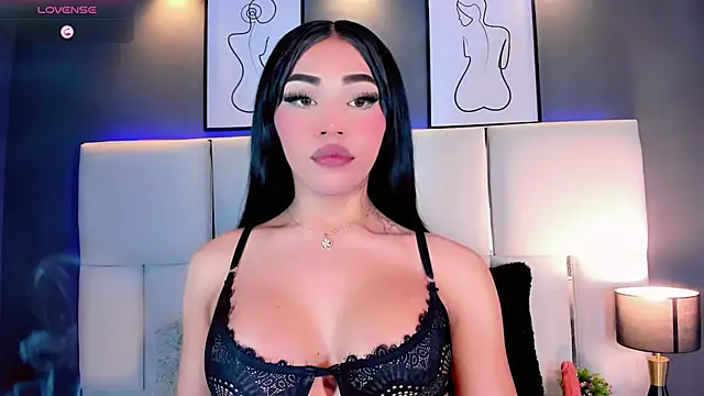 Snapshot of Valery_Sophiia chatting on December 14, 2025, 7:03 am Valery Sophiia online show from December 14, 2025, 7:03 am