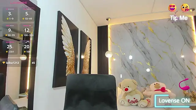 estephany doll online show from March 17, 2025, 5:49 pm