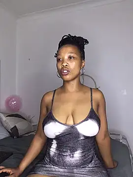 Snapshot of SZA_Doja chatting on January 5, 2025, 10:08 pm SZA Doja online show from January 5, 2025, 10:08 pm