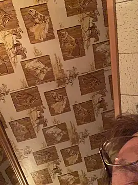 Tonybaloney1972 online show from December 16, 2024, 1:11 pm