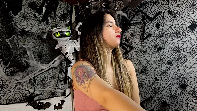 julietta   jackson online show from October 23, 2025, 8:18 pm