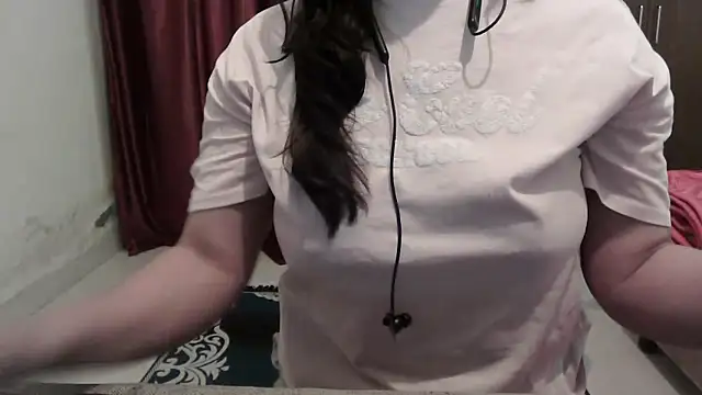 Snapshot of ANANYA-TIWARI chatting on November 28, 2025, 4:59 am ANANYA-TIWARI online show from November 28, 2025, 4:59 am