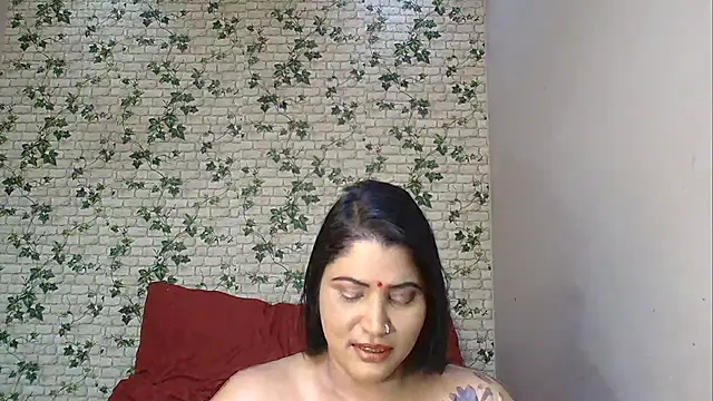 Snapshot of XIndianintimacy chatting on October 5, 2025, 6:39 pm XIndianintimacy online show from October 5, 2025, 6:39 pm