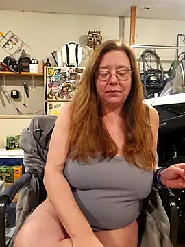 MsShelby40 online show from December 13, 2025, 9:53 pm