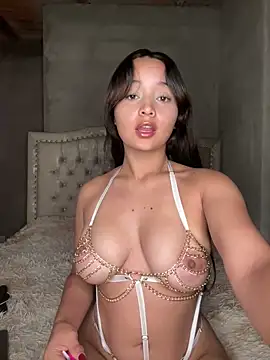 MollySanders    online show from November 16, 2025, 10:26 pm