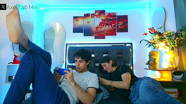 Snapshot of Alex_and_Fabian chatting on January 10, 2025, 10:04 pm Alex and Fabian online show from January 10, 2025, 10:04 pm