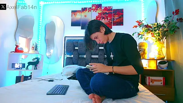 Snapshot of Alex_and_Fabian chatting on January 13, 2025, 6:38 pm Alex and Fabian online show from January 13, 2025, 6:38 pm