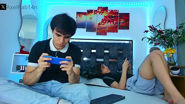 Snapshot of Alex_and_Fabian chatting on January 15, 2025, 10:02 pm Alex and Fabian online show from January 15, 2025, 10:02 pm