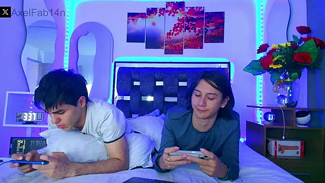 Snapshot of Alex_and_Fabian chatting on January 24, 2025, 9:47 pm Alex and Fabian online show from January 24, 2025, 9:47 pm