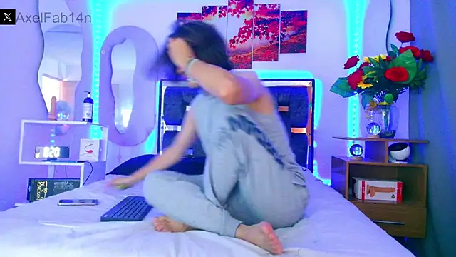 Snapshot of Alex_and_Fabian chatting on January 25, 2025, 6:46 pm Alex and Fabian online show from January 25, 2025, 6:46 pm