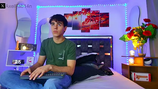 Snapshot of Alex_and_Fabian chatting on January 26, 2025, 6:27 pm Alex and Fabian online show from January 26, 2025, 6:27 pm