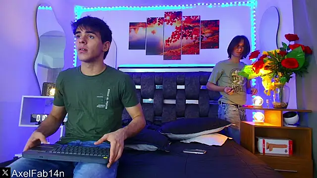 Snapshot of Alex_and_Fabian chatting on February 2, 2025, 6:20 pm Alex and Fabian online show from February 2, 2025, 6:20 pm