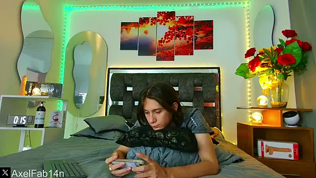 Snapshot of Alex_and_Fabian chatting on February 11, 2025, 6:22 pm Alex and Fabian online show from February 11, 2025, 6:22 pm