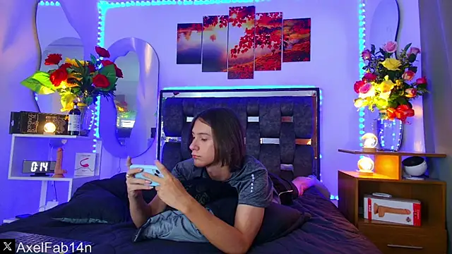 Snapshot of Alex_and_Fabian chatting on February 17, 2025, 6:37 pm Alex and Fabian online show from February 17, 2025, 6:37 pm