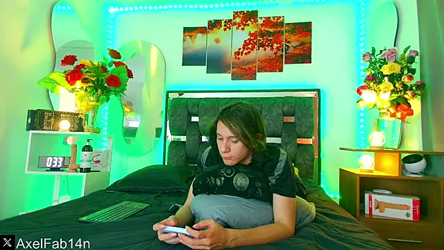 Snapshot of Alex_and_Fabian chatting on February 18, 2025, 6:58 pm Alex and Fabian online show from February 18, 2025, 6:58 pm