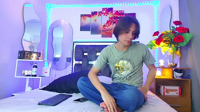 Snapshot of Alex_and_Fabian chatting on March 22, 2025, 6:36 pm Alex and Fabian online show from March 22, 2025, 6:36 pm