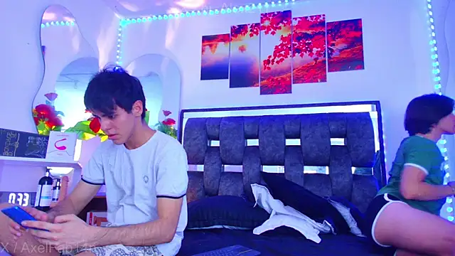 Snapshot of Alex_and_Fabian chatting on September 19, 2025, 7:58 pm Alex and Fabian online show from September 19, 2025, 7:58 pm