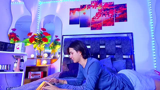 Snapshot of Alex_and_Fabian chatting on October 13, 2025, 8:42 pm Alex and Fabian online show from October 13, 2025, 8:42 pm