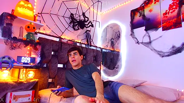 Snapshot of Alex_and_Fabian chatting on October 25, 2025, 9:31 pm Alex and Fabian online show from October 25, 2025, 9:31 pm