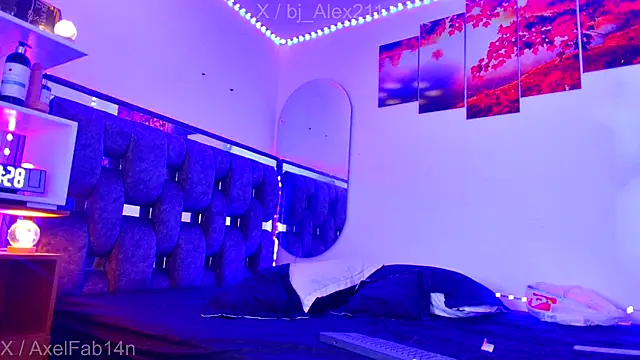 Snapshot of Alex_and_Fabian chatting on November 18, 2025, 8:35 pm Alex and Fabian online show from November 18, 2025, 8:35 pm