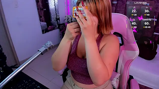 AlessiaDouce online show from February 12, 2025, 8:29 pm