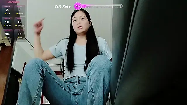 luoxuwen online show from October 17, 2025, 4:04 am