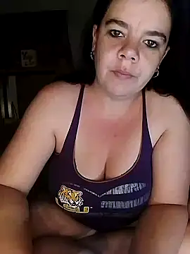 Hornyparratjie online show from March 14, 2025, 11:00 pm