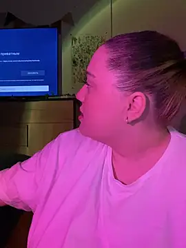 DaisyBooom online show from February 20, 2025, 7:08 pm