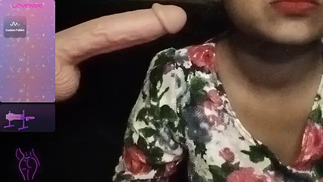 Snapshot of Sheela_oshovadi chatting on January 5, 2025, 1:15 pm Sheela oshovadi online show from January 5, 2025, 1:15 pm