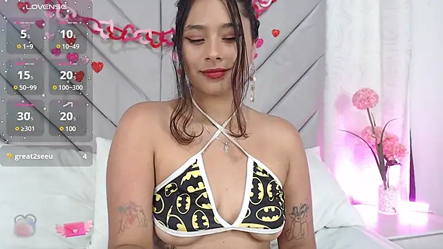 Snapshot of AnnaQueen_ chatting on February 24, 2025, 7:19 pm AnnaQueen online show from February 24, 2025, 7:19 pm
