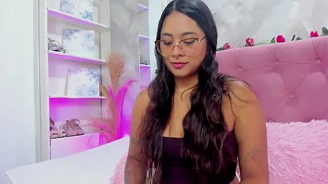 Snapshot of AnnaQueen_ chatting on September 29, 2025, 4:23 pm AnnaQueen online show from September 29, 2025, 4:23 pm