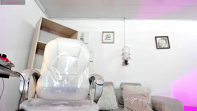 Snapshot of Alexx_Scoot chatting on March 11, 2025, 10:53 pm Alexx Scoot online show from March 11, 2025, 10:53 pm