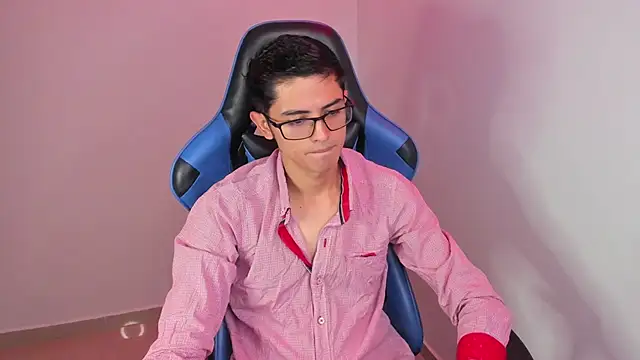 Snapshot of Ethan_Sai___ chatting on January 10, 2025, 1:32 am Ethan Sai    online show from January 10, 2025, 1:32 am