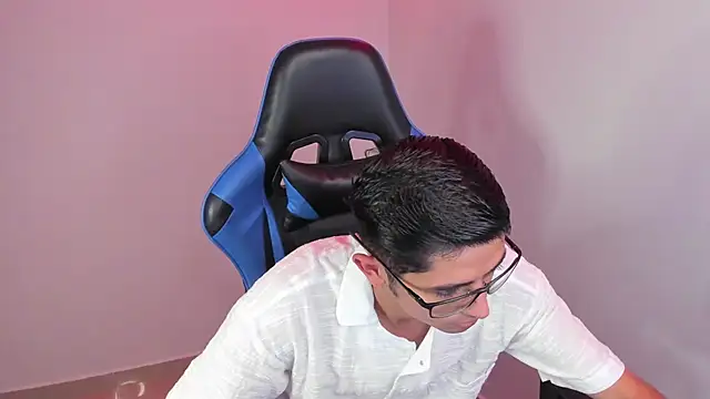 Snapshot of Ethan_Sai___ chatting on January 11, 2025, 6:12 pm Ethan Sai    online show from January 11, 2025, 6:12 pm