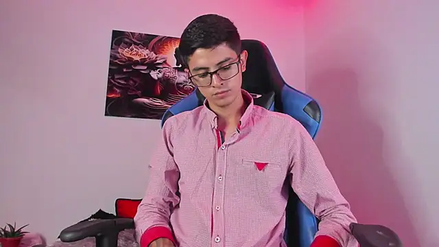 Snapshot of Ethan_Sai___ chatting on February 7, 2025, 11:45 pm Ethan Sai    online show from February 7, 2025, 11:45 pm