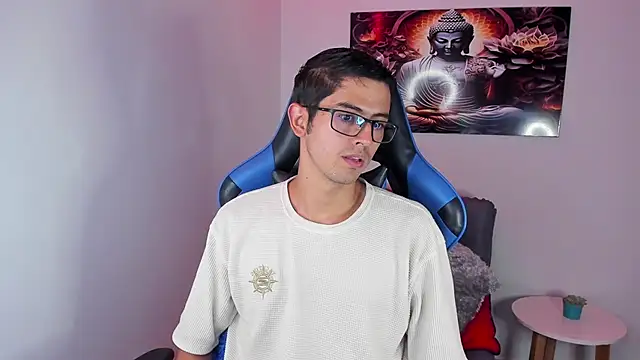 Snapshot of Ethan_Sai___ chatting on March 7, 2025, 6:33 pm Ethan Sai    online show from March 7, 2025, 6:33 pm