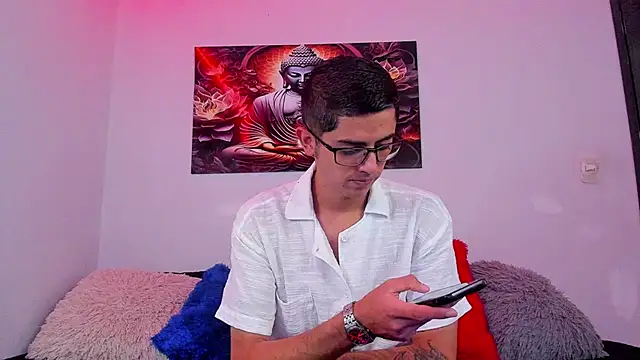 Snapshot of Ethan_Sai___ chatting on October 28, 2025, 9:17 pm Ethan Sai    online show from October 28, 2025, 9:17 pm